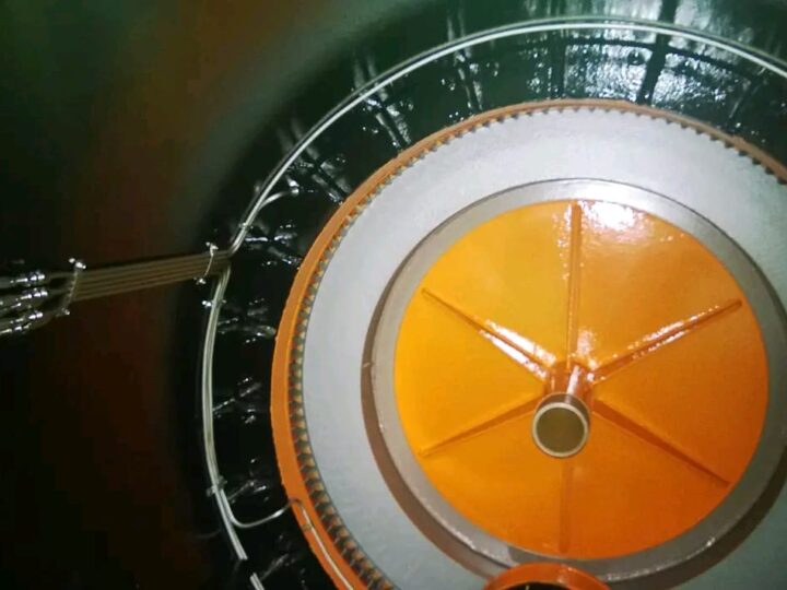 Lubrication feed lines supplying a large rotary drum assembly